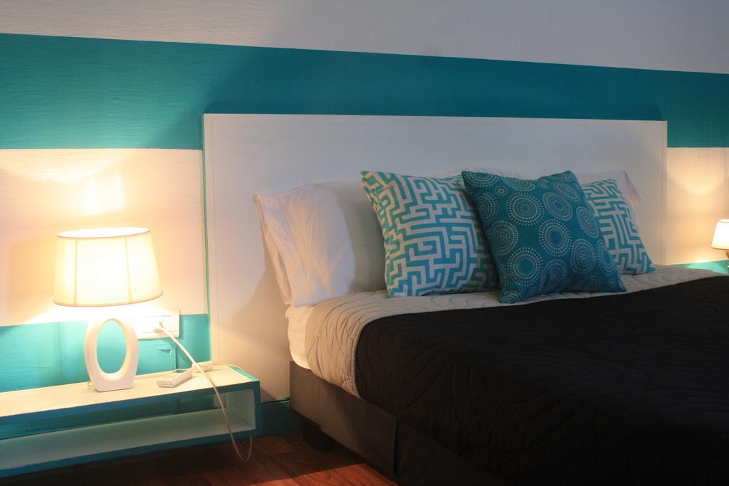Defensa 821 Bed And Breakfast บัวโนสไอเรส ภายนอก รูปภาพ
