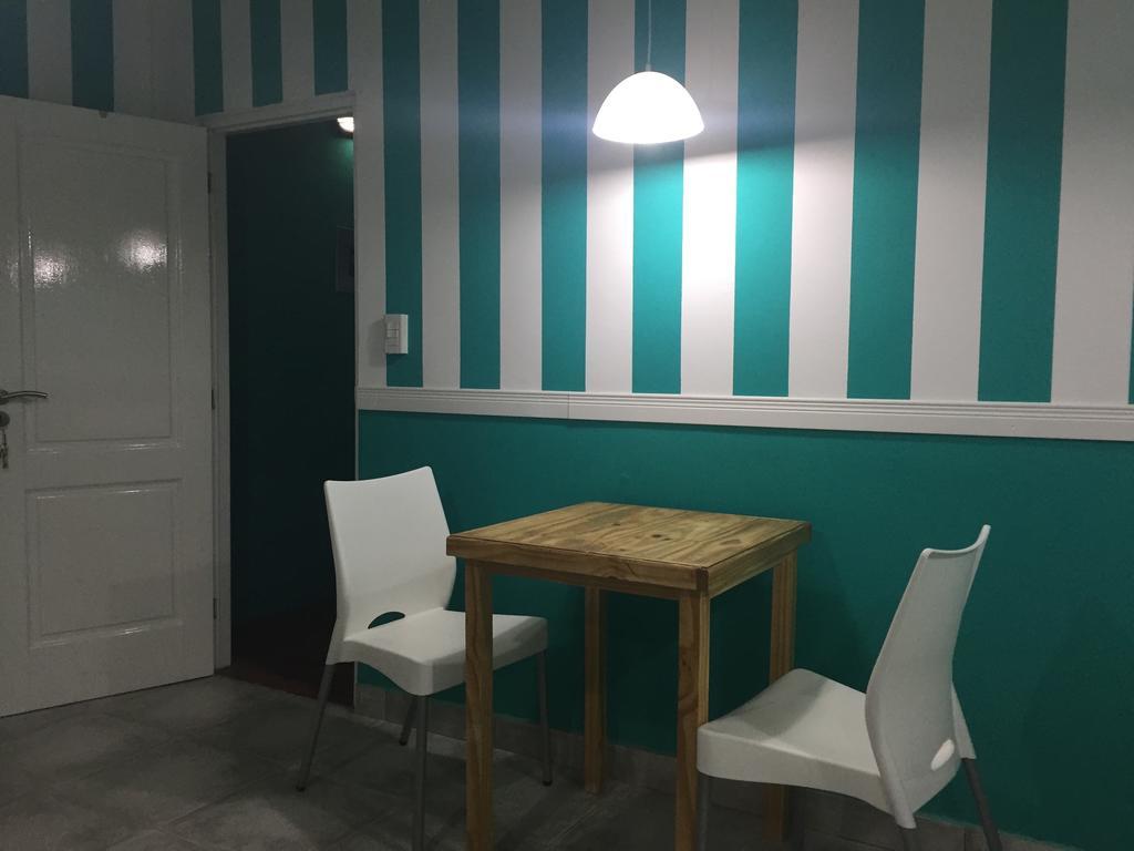 Defensa 821 Bed And Breakfast บัวโนสไอเรส ภายนอก รูปภาพ