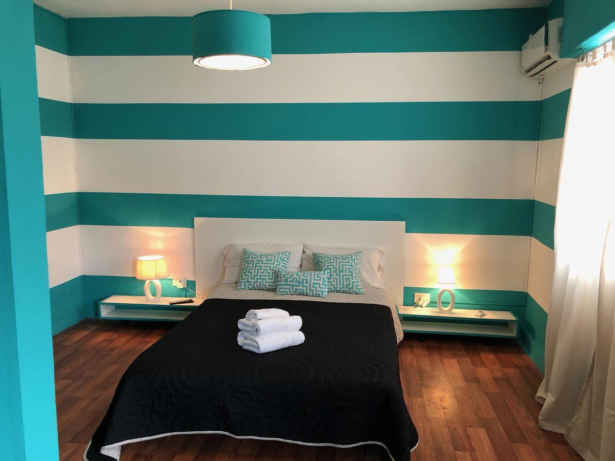 Defensa 821 Bed And Breakfast บัวโนสไอเรส ภายนอก รูปภาพ